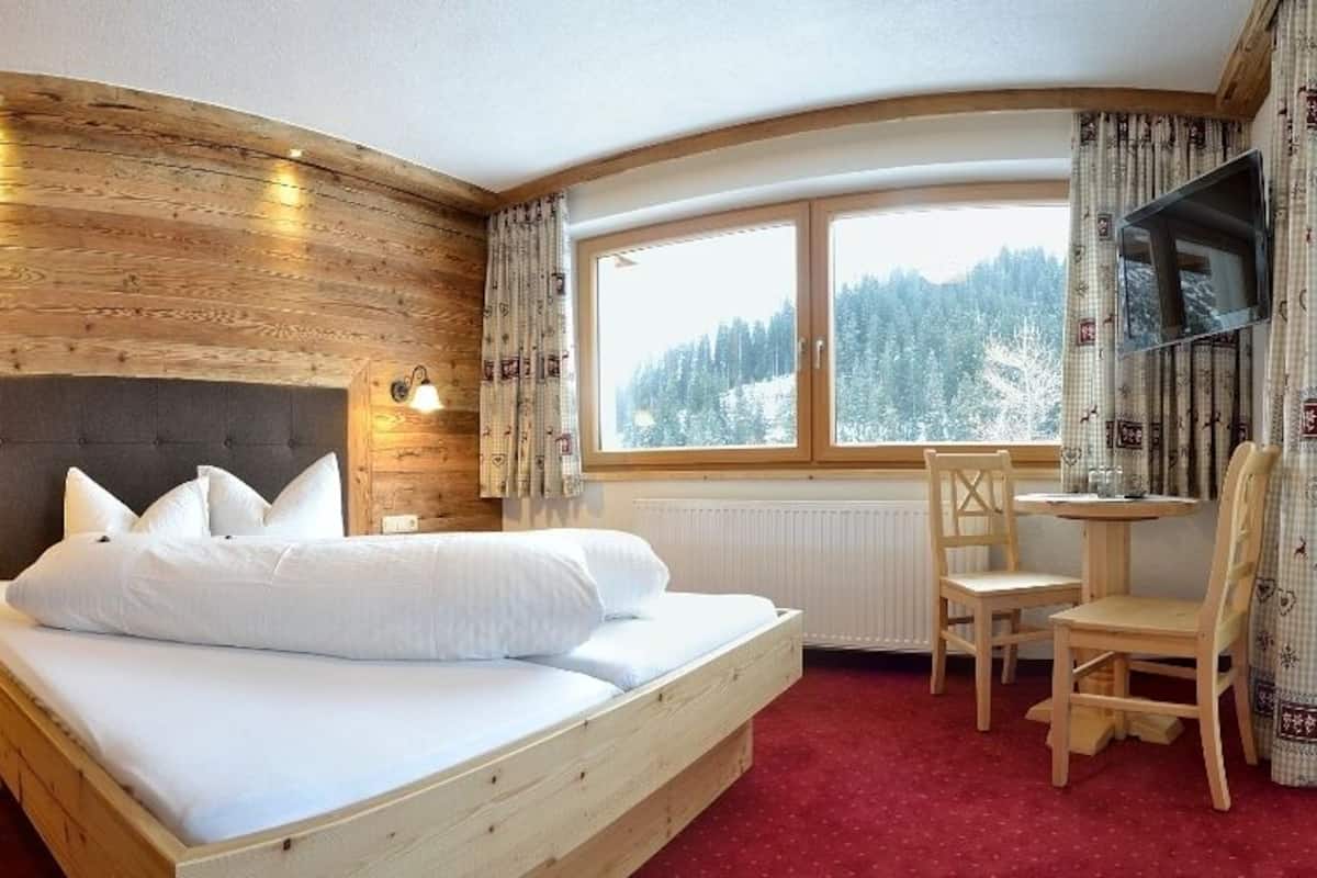 Wifi gratis y ropa de cama