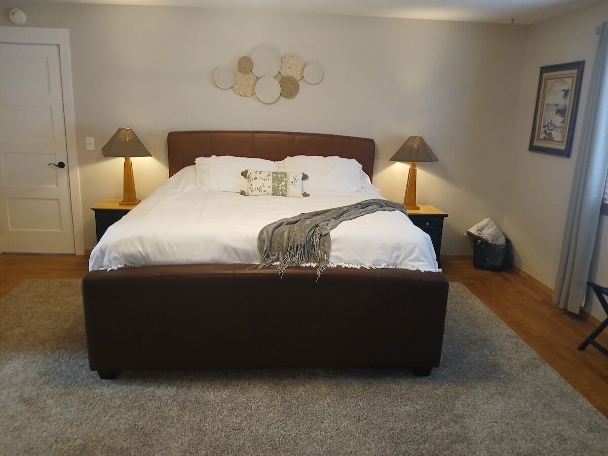 8 多间卧室、熨斗/熨衣板、免费 WiFi、床单