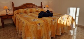 3 bedrooms, free WiFi, bed sheets