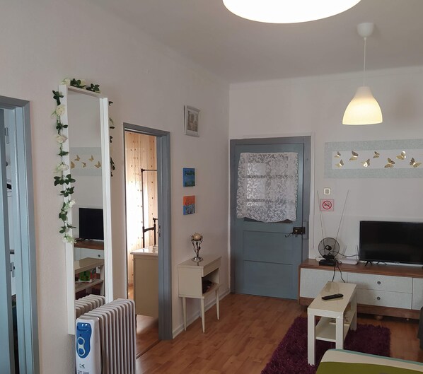 2 dormitorios, tabla de planchar con plancha, wifi y ropa de cama