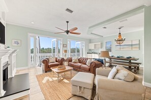 Smart TV, fireplace, offices - No Extra Fees! Heated Pool/Steps to Private Beach (Flagler Beach)