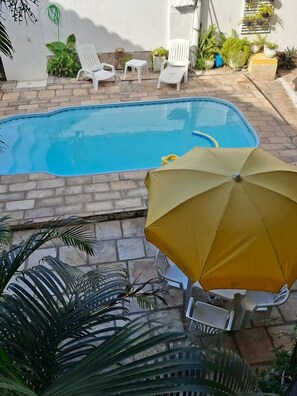 Indoor pool, open 7:00 AM to midnight, pool umbrellas, sun loungers - Axé Brasil (Búzios)