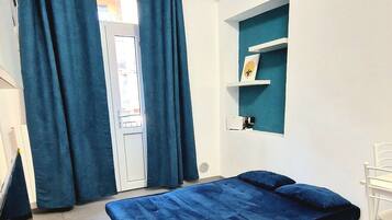 1 camera, Wi-Fi, lenzuola