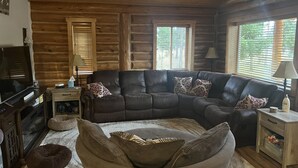 Unclassified image, 5 of 33, button - Charming 2-bedroom cabin with bonus loft, pet-friendly in Seeley Lake (Seeley Lake)