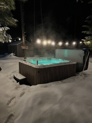 مغطس سبا خارجي