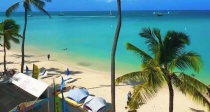 Grand Suite In Palm Beach 5mins Walk from Marriott Kitchen included