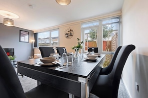 Unclassified image, 2 of 34, button - 8guests-3br-parking-familyfriendly-nearairport (Birmingham)