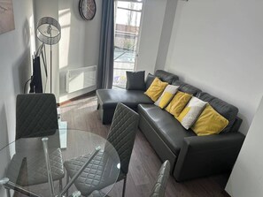 Apartment | Living area | TV