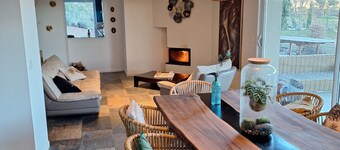 Villa with pool in the heart of Provence, Pets welcome