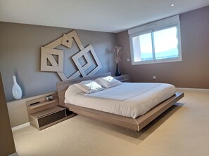 4 bedrooms, iron/ironing board, travel crib, WiFi - Villa with pool in the heart of Provence, Pets welcome (Montfort)