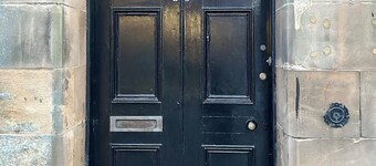 Spacious 4 bedroom townhouse with traditional features and private courtyard