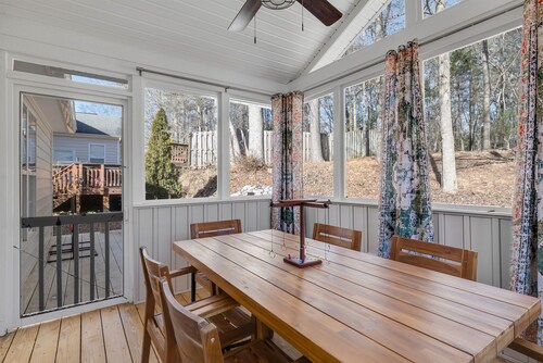 Fenced Yard | Screened-In Porch | 3 King Beds | Pet Friendly