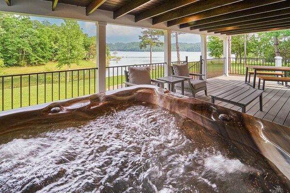 Bain à remous extérieur