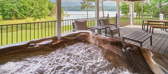 Lil Lake House! Modern Tiny Home!