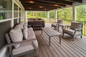 Terrace/patio - Lil Lake House! Modern Tiny Home! (Sevierville)