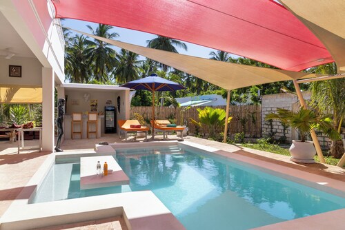 Kasa Emma - charming 2-bedroom private cottage in Watamu with own pool, AC&WiFi