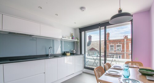 Cockleshells - Modern apartment in Swanage