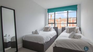 2 bedrooms, iron/ironing board, Internet, bed sheets