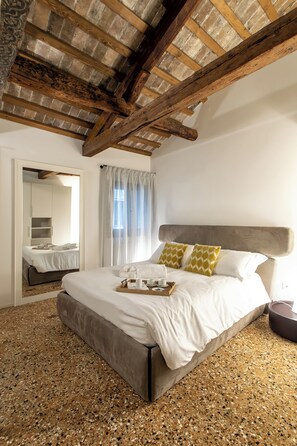 Leilighet – grand, hageutsikt | Dundyner, individuelt dekorert og individuelt innredet