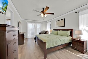 4 bedrooms, desk, iron/ironing board, free WiFi - REGAL PALMS OASIS-dreamy resort style townhouse with many amenities   (Davenport)