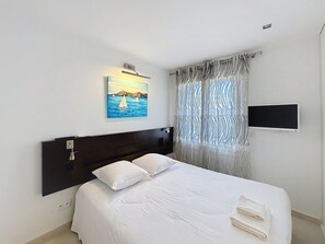 2 makuuhuonetta, silitysrauta/-lauta, ilmainen Wi-Fi, vuodevaatteet