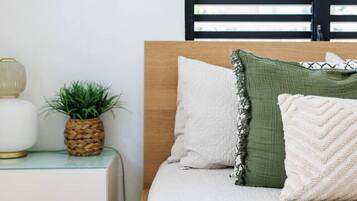 2 bedrooms, travel crib, WiFi, bed sheets