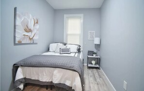 1 bedroom, free WiFi, bed sheets