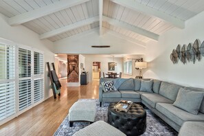 Smart TV, fireplace, video games, books