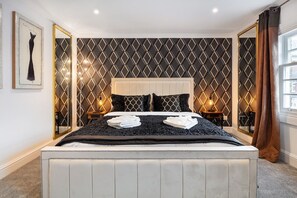 3 chambres, fer et planche à repasser, Wi-Fi gratuit, draps fournis