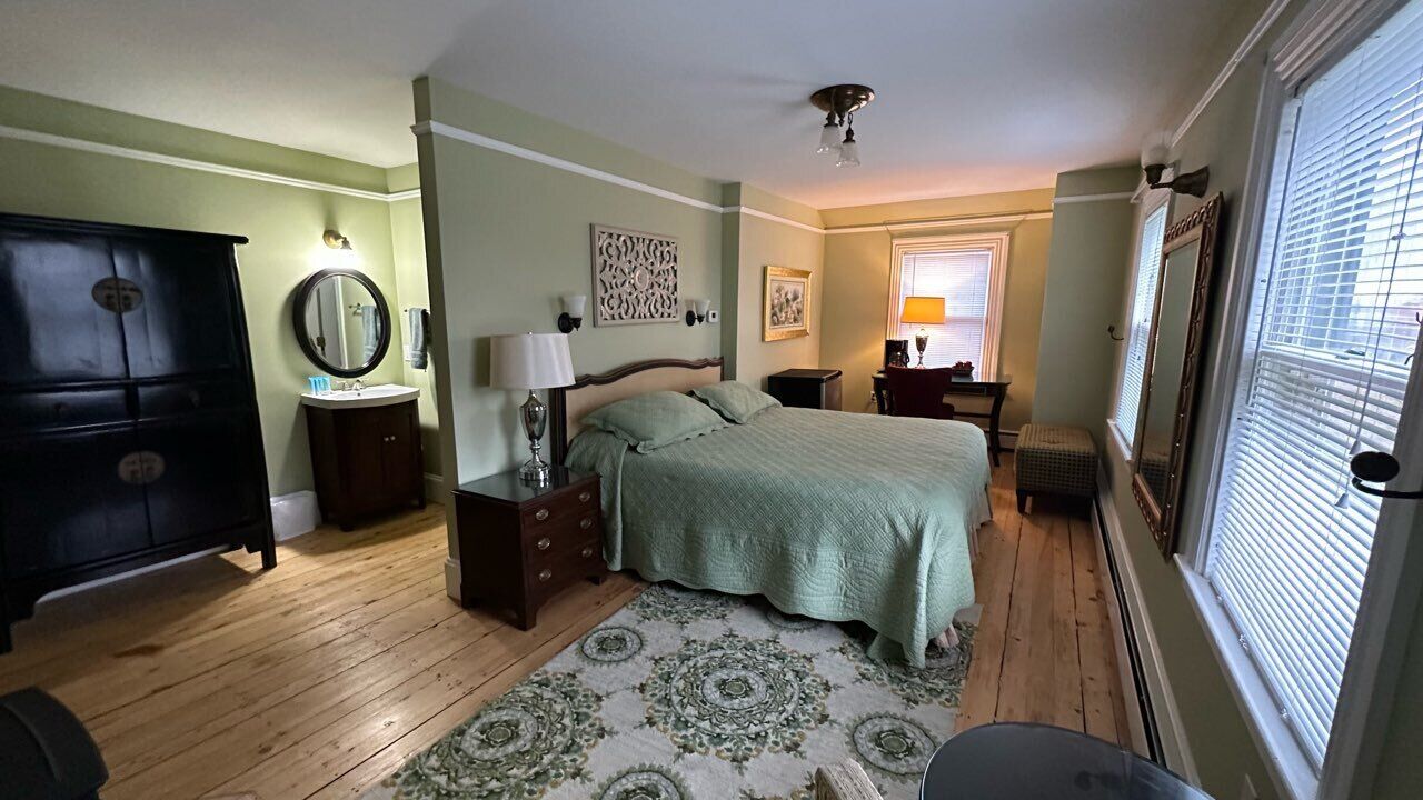 Desk, iron/ironing board, free WiFi, bed sheets