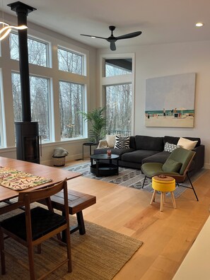 Smart TV - New Finnish Holiday House with Indoor Sauna (Cedar)