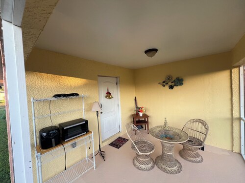 Make yourself at home in this delightful 1-bedroom Lehigh Acres retreat. 