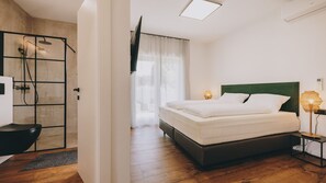 3 bedrooms, iron/ironing board, free WiFi, bed sheets - Casa Vitale by Villas Guide (Jakovici)