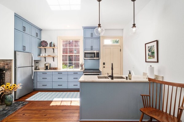 Fridge, microwave, toaster, blender - 301 on Hancock - One Bedroom Apartment, Sleeps 4 (New Bern)