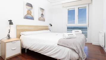 3 dormitorios, tabla de planchar con plancha, wifi gratis y ropa de cama