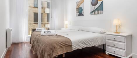 3 bedrooms, iron/ironing board, free WiFi, bed sheets