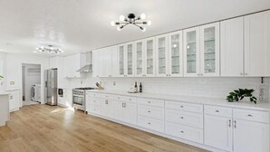 Private kitchen - Dallas Cottage in Lux (Dallas)
