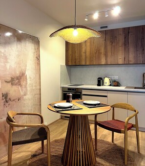 Micro-ondes, four, plaque de cuisson, lave-vaisselle