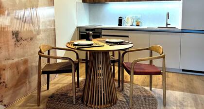 Style apartment, 10 min from the Center, with AC and free parking