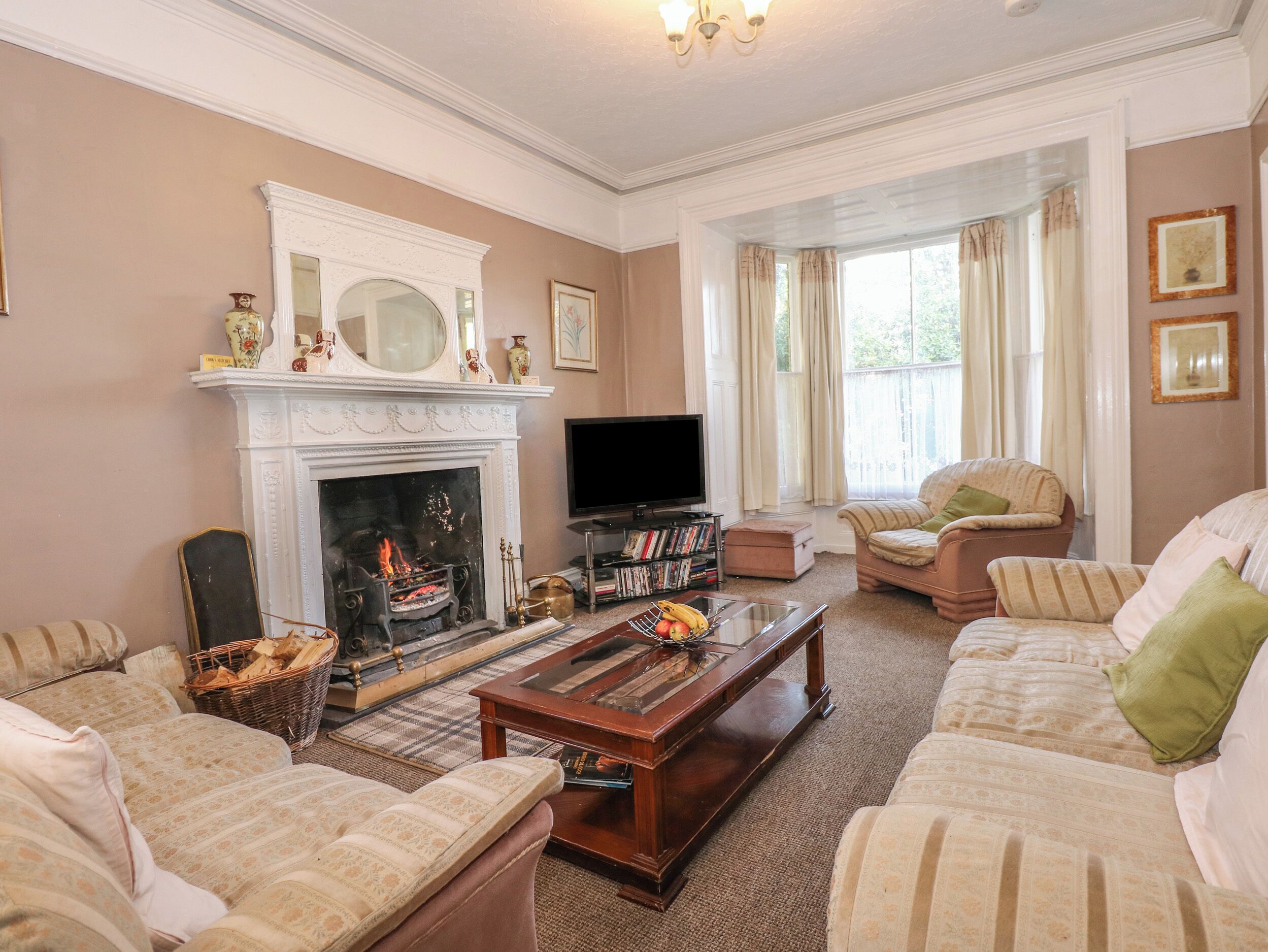 Plas Dorothea, Family Friendly, With Open Fire In Penygroes - Anglesey