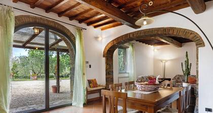 Villa 'Podere Beccalorzo with Private Pool, Wi-Fi and Air Conditioning'