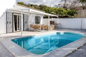 Pool - Holiday Home 'Ìtaca' with Lake View, Wi-Fi and Air Conditioning (Alcaucin)