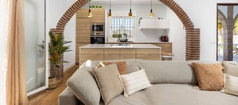 Holiday Home 'Ìtaca' with Lake View, Wi-Fi and Air Conditioning