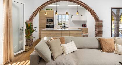 Holiday Home 'Ìtaca' with Lake View, Wi-Fi and Air Conditioning