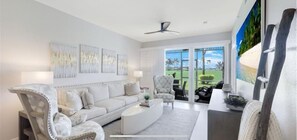 Smart TV, printers - NAPLES RESORT 2BDRM 2BTH +Den POOL GOLF CLUB AMENITIES 5TH AVENUE BEACH (Naples)