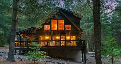 Gated neighborhood - Hot Tub & Fire Pit