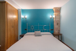 2 室のベッドルーム、アイロン / アイロン台、WiFi (無料)、ベッドシーツ