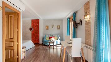 1 dormitori, planxa i posts de planxar, wifi gratuïta i roba de llit