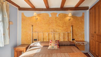 1 slaapkamer, een strijkplank/strijkijzer, gratis wifi, beddengoed
