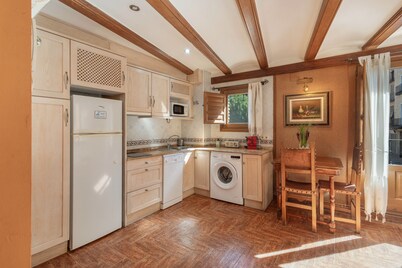 Apartment 'Zayda' with Balcony, Wi-Fi and Air Conditioning